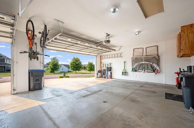 105 Hidden Oaks Circle, Mankato, MN 56001