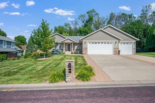 105 Hidden Oaks Circle, Mankato, MN 56001