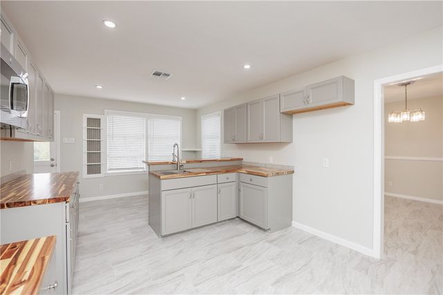 627 Indiana Ave, Corpus Christi, TX 78404