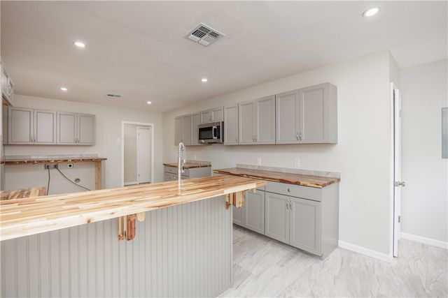 627 Indiana Ave, Corpus Christi, TX 78404