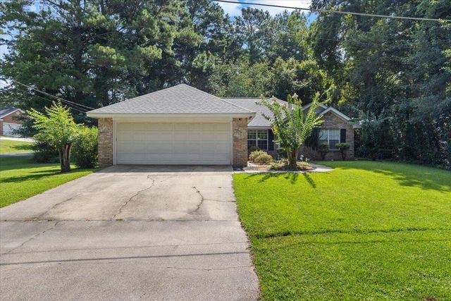 334 Pine Ln., Hattiesburg, MS 39402