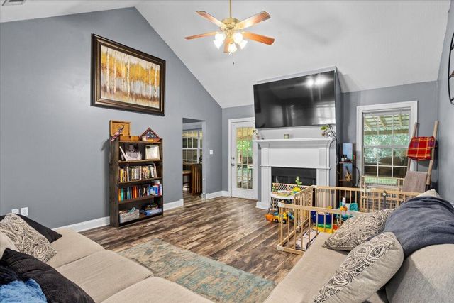 334 Pine Ln., Hattiesburg, MS 39402