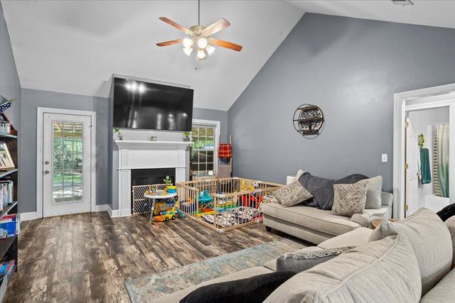 334 Pine Ln., Hattiesburg, MS 39402
