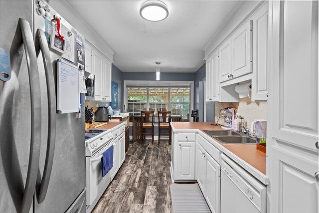 334 Pine Ln., Hattiesburg, MS 39402