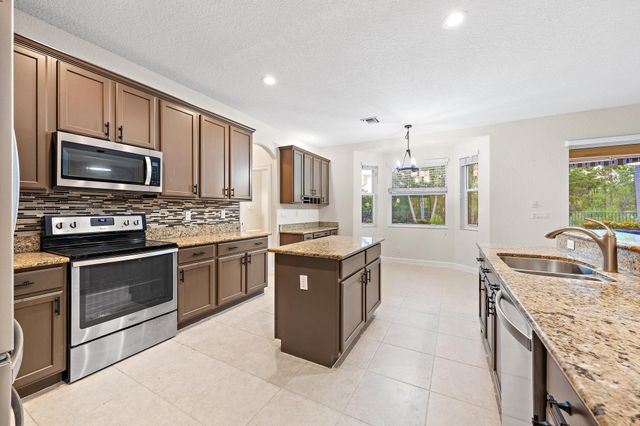 5536 SE Hammock Reserve Terrace, Hobe Sound, FL 33455