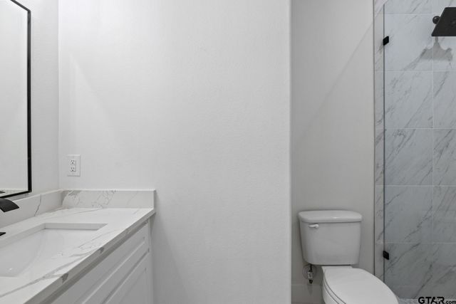 255 Kathryn's Ct, Mt Pleasant, TX 75455