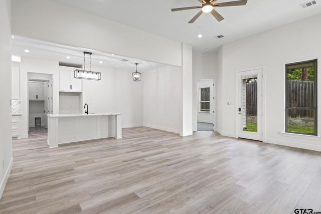 255 Kathryn's Ct, Mt Pleasant, TX 75455