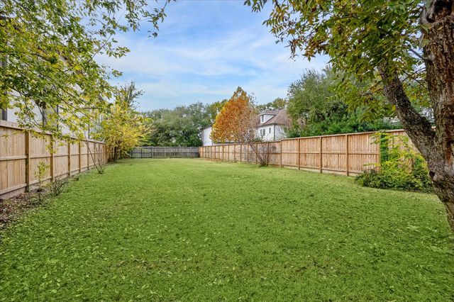 6611 Belmont Street, West University Place, TX 77005