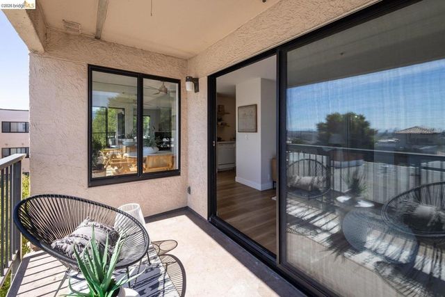 322 Hanover Ave 409, Oakland, CA 94606