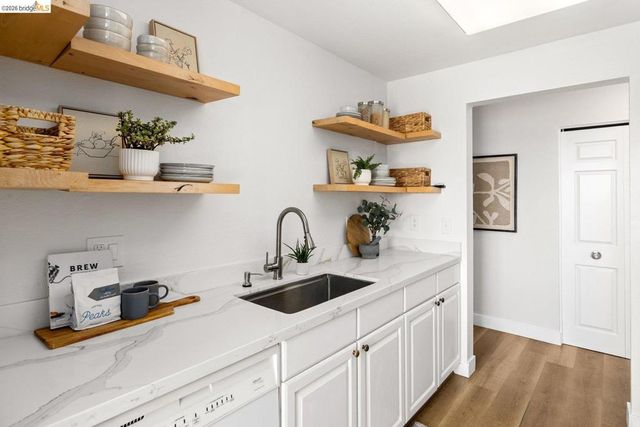 322 Hanover Ave 409, Oakland, CA 94606