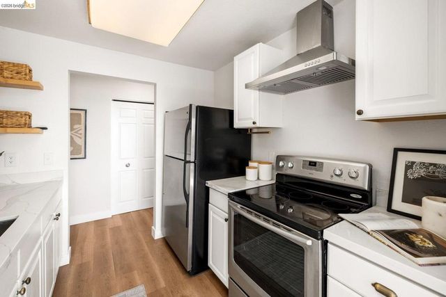 322 Hanover Ave 409, Oakland, CA 94606