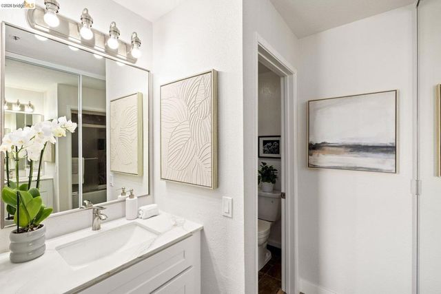 322 Hanover Ave 409, Oakland, CA 94606