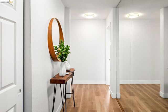 322 Hanover Ave 409, Oakland, CA 94606