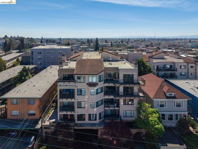 322 Hanover Ave 409, Oakland, CA 94606
