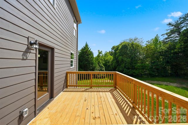 1147 10th Street Lane NW, Hickory, NC 28601