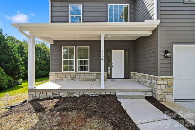 1147 10th Street Lane NW, Hickory, NC 28601