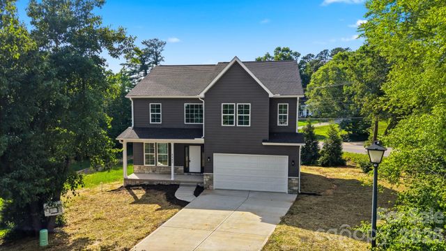 1147 10th Street Lane NW, Hickory, NC 28601