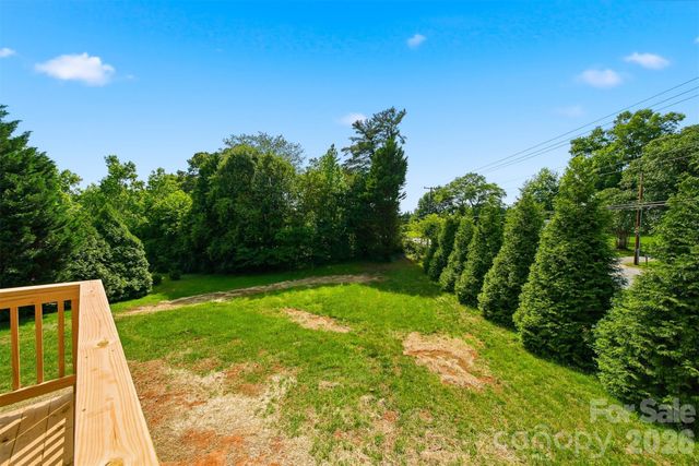 1147 10th Street Lane NW, Hickory, NC 28601