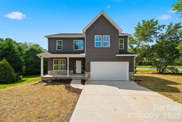1147 10th Street Lane NW, Hickory, NC 28601