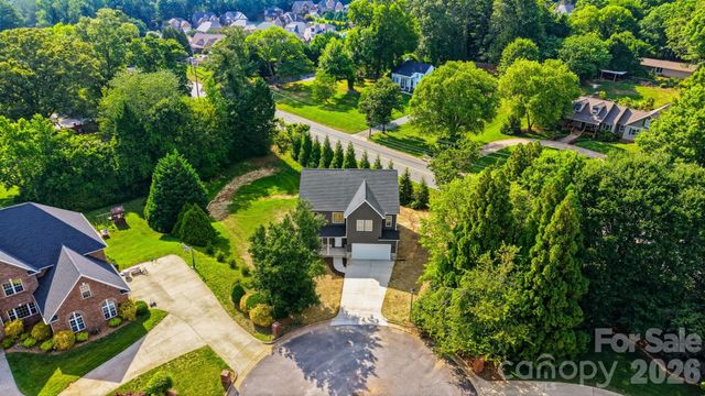 1147 10th Street Lane NW, Hickory, NC 28601
