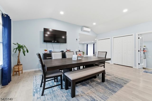 17 Fairmount Rd W, Tewksbury Twp., NJ 07830