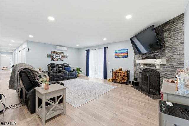 17 Fairmount Rd W, Tewksbury Twp., NJ 07830