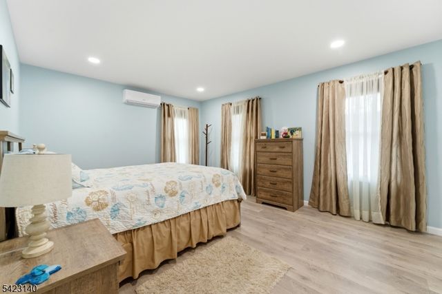 17 Fairmount Rd W, Tewksbury Twp., NJ 07830