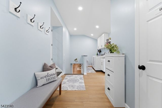 17 Fairmount Rd W, Tewksbury Twp., NJ 07830