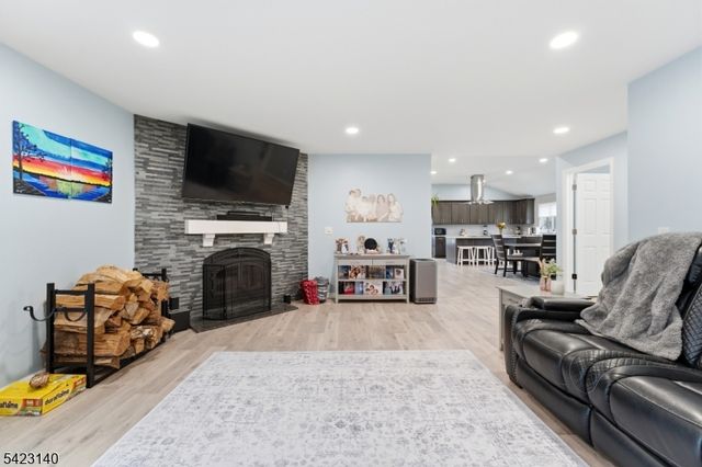 17 Fairmount Rd W, Tewksbury Twp., NJ 07830