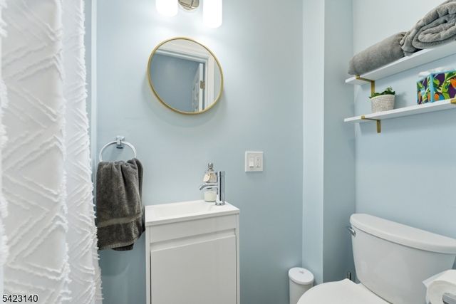 17 Fairmount Rd W, Tewksbury Twp., NJ 07830