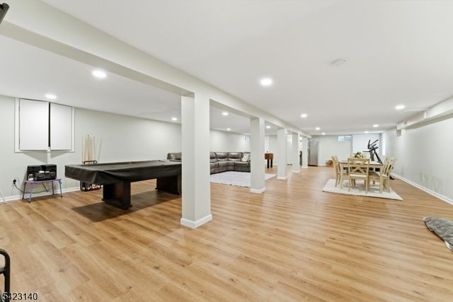 17 Fairmount Rd W, Tewksbury Twp., NJ 07830