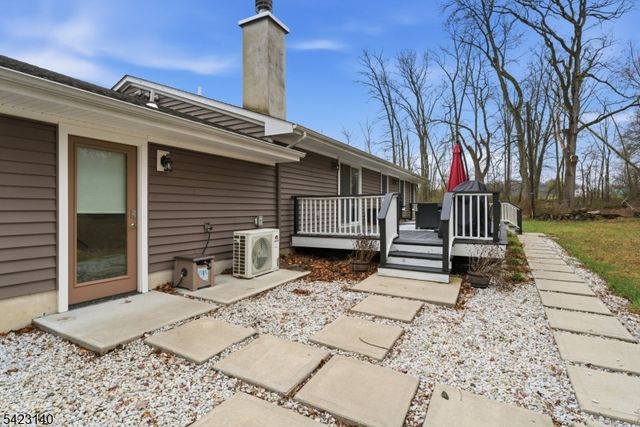 17 Fairmount Rd W, Tewksbury Twp., NJ 07830