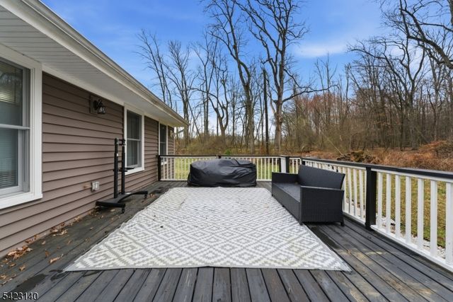 17 Fairmount Rd W, Tewksbury Twp., NJ 07830