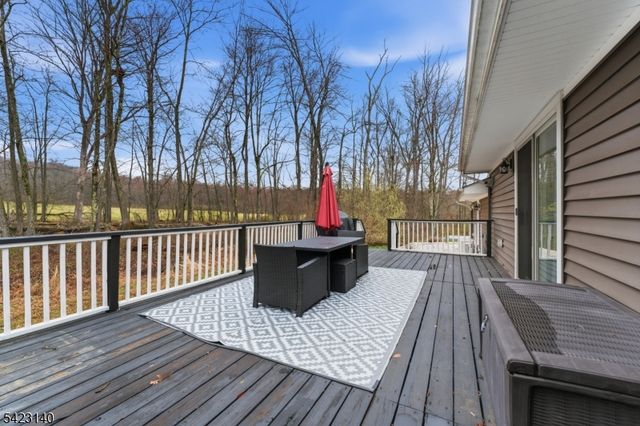 17 Fairmount Rd W, Tewksbury Twp., NJ 07830