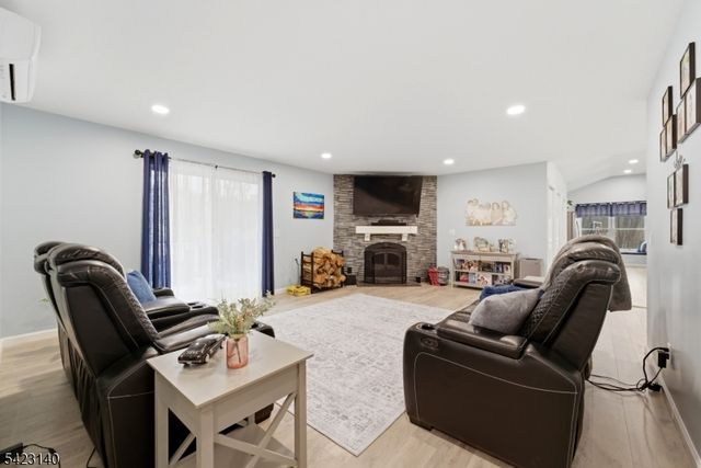 17 Fairmount Rd W, Tewksbury Twp., NJ 07830