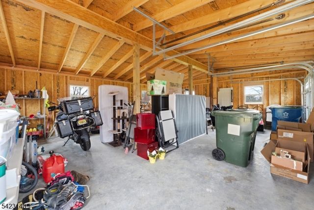 17 Fairmount Rd W, Tewksbury Twp., NJ 07830