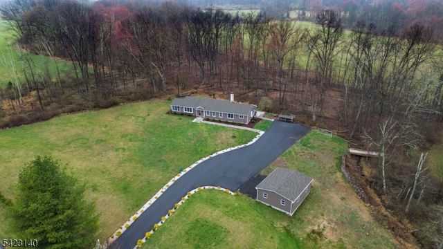 17 Fairmount Rd W, Tewksbury Twp., NJ 07830