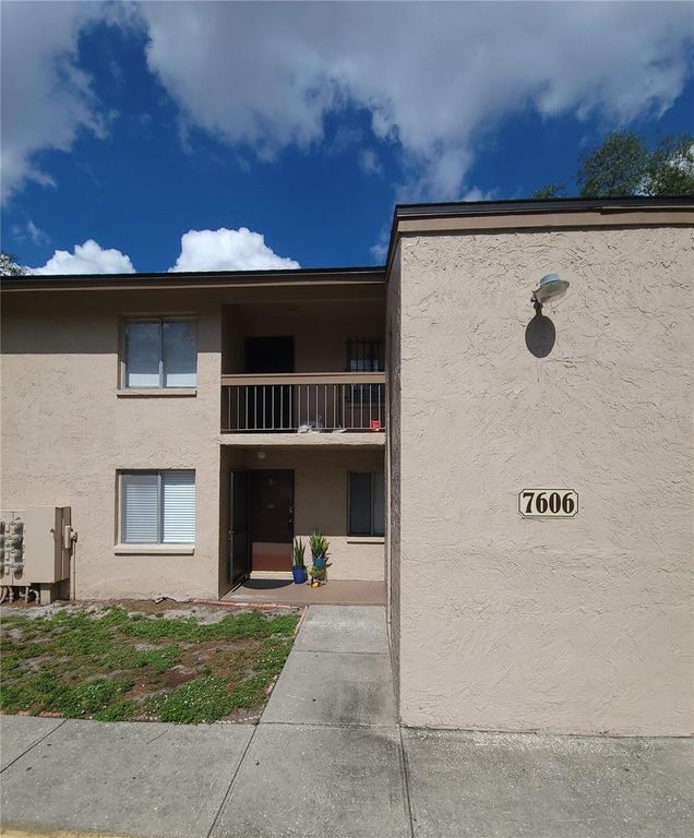 7606 ABBEY LANE 208, Tampa, FL 33617