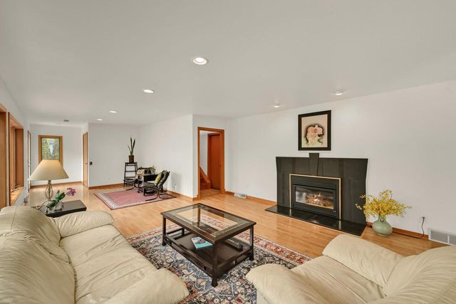 13320 W North LANE, New Berlin, WI 53151