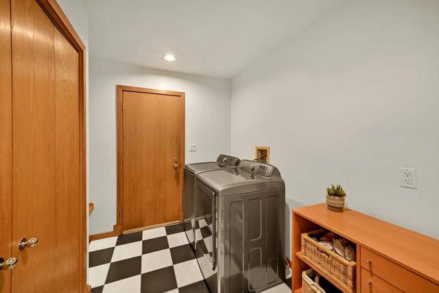 13320 W North LANE, New Berlin, WI 53151