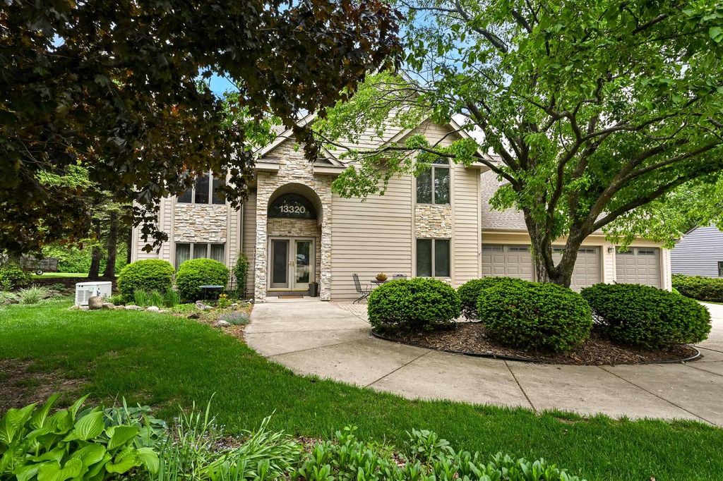 13320 W North LANE, New Berlin, WI 53151