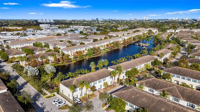 259 SW 7TH Street 259, Pompano Beach, FL 33060
