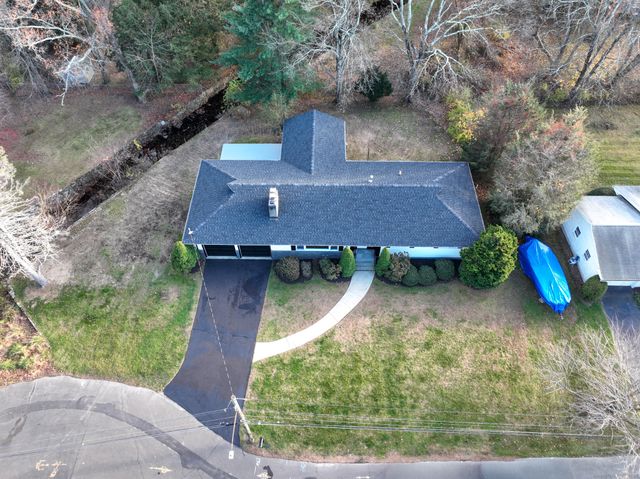 90 Lu Manor Drive, Fairfield, CT 06825