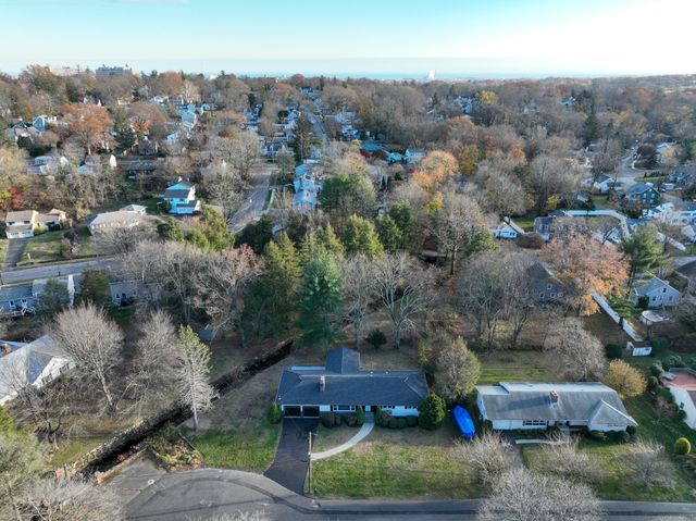 90 Lu Manor Drive, Fairfield, CT 06825