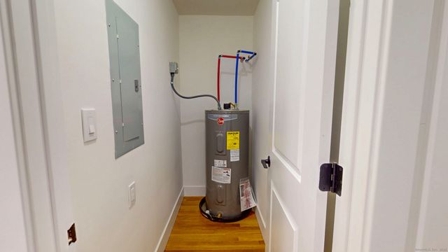 90 Lu Manor Drive, Fairfield, CT 06825