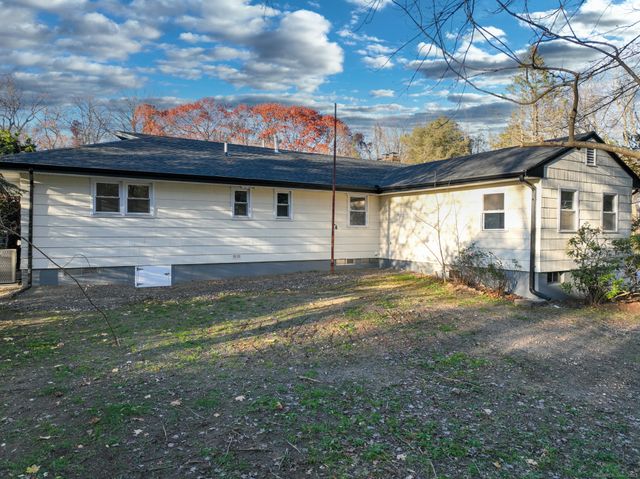 90 Lu Manor Drive, Fairfield, CT 06825