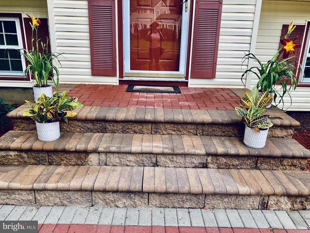 6 JEFFREY LN, Princeton Junction, NJ 08550