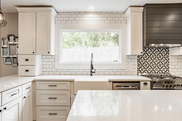 654 E 79th Street, Indianapolis, IN 46240