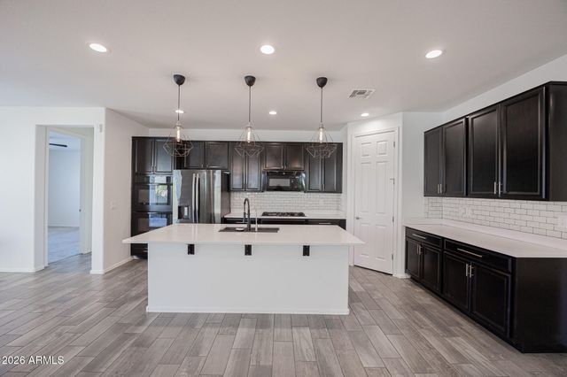7914 W PUEBLO Avenue, Phoenix, AZ 85043