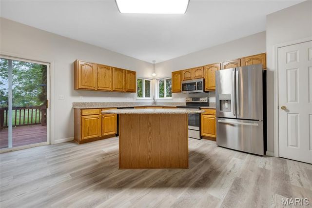 1145 Stonewolf Trail, Fairview Heights, IL 62208